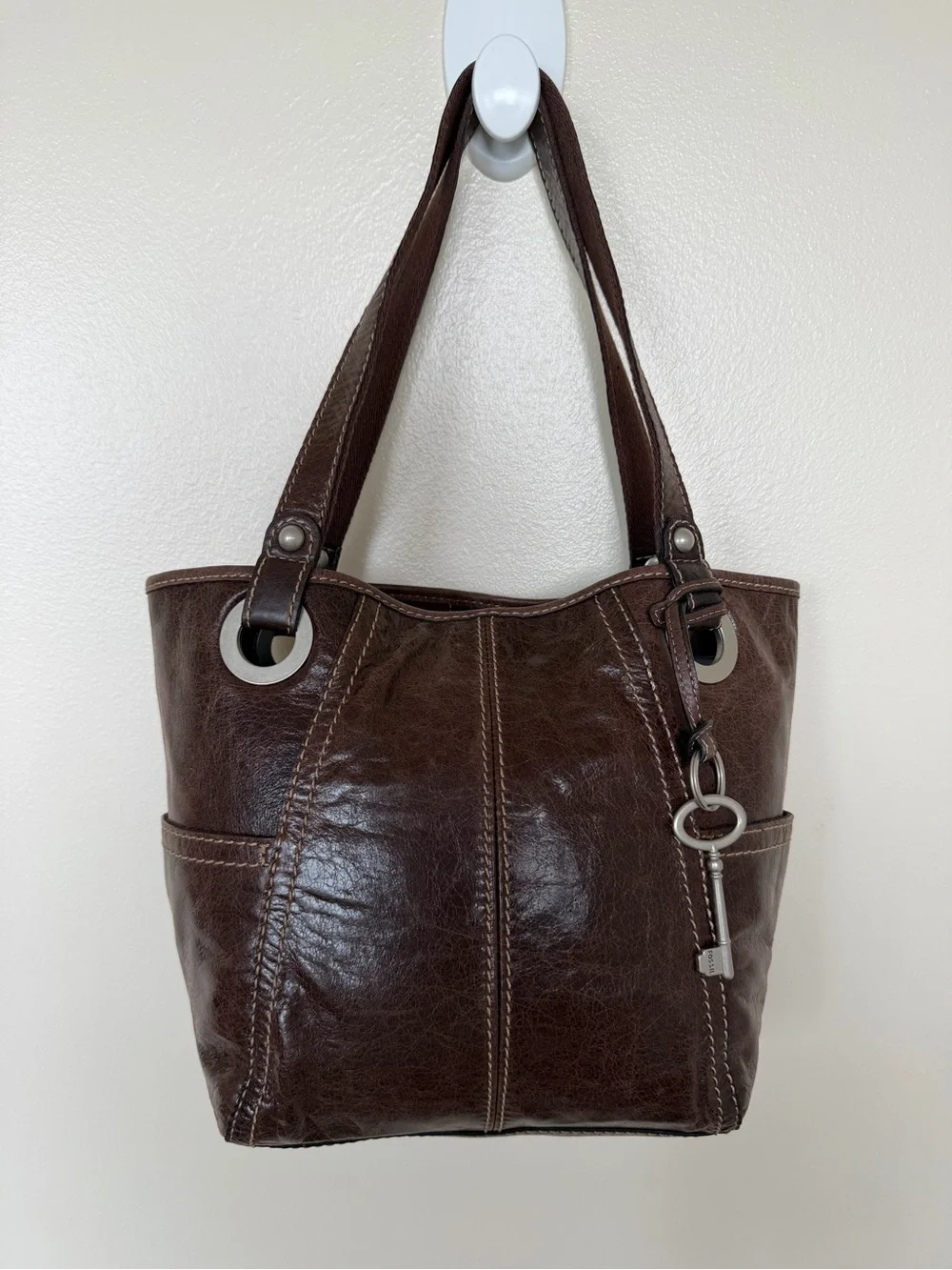 FOSSIL Chocolate Brown Leather Vintage Hobo Shoulder Tote Bag w Silver Key